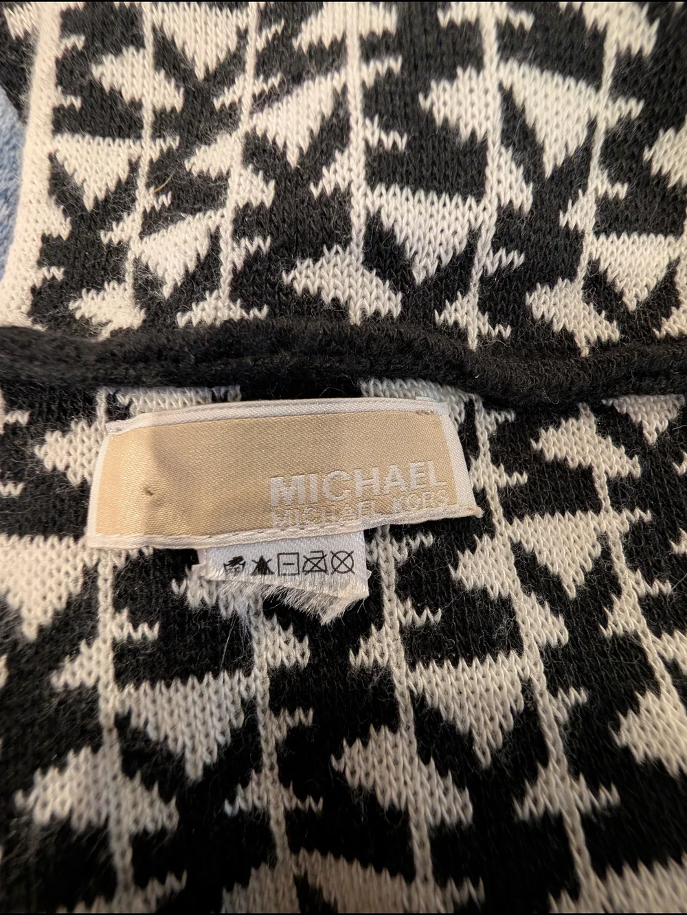 Michael Kors Black and White MK Logo Scarf - Picture 3 of 4